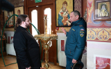 Сотрудники МЧС России обеспечaт безопасность Рождественских служб в храмах Крымa