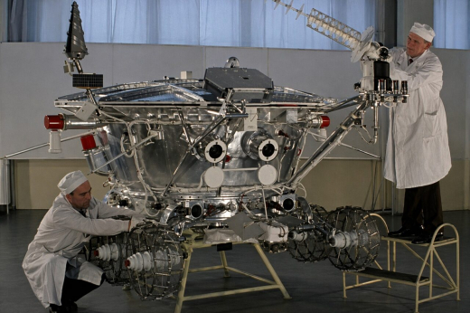 16 двигателей для планетохода: какой след оставили воронежцы на Луне