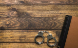 Воронежский суд оставил в СИЗО мать, запершую 3-летнюю дочь без еды и воды