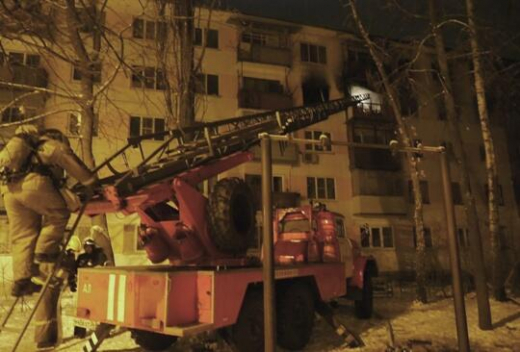 Из горящей воронежской 17-этажки ночью эвакуировали жильцов
