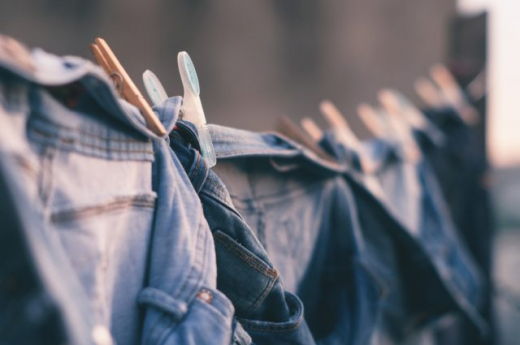 Как вывести пятна с одежды в домашних условиях: самые эффективные способы