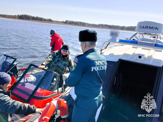 Инспекторы ГИМС патрулируют акваторию