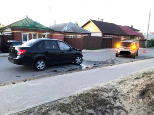 При столкновении машин в Воронеже пострадала 7-летняя девочка