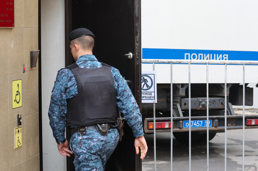 У леса в Химках задержали девушку с 1,2 кг мефедрона в рюкзаке