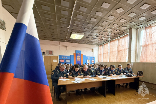 В Подмосковье сотрудники МЧС участвуют в международной патриотической акции  «Диктант Победы»