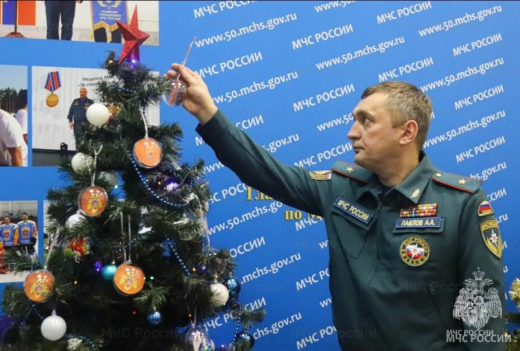 Акция «Ёлка желаний»: Алексей Павлов исполнил мечту 12-летнего Ивана из Мытищ