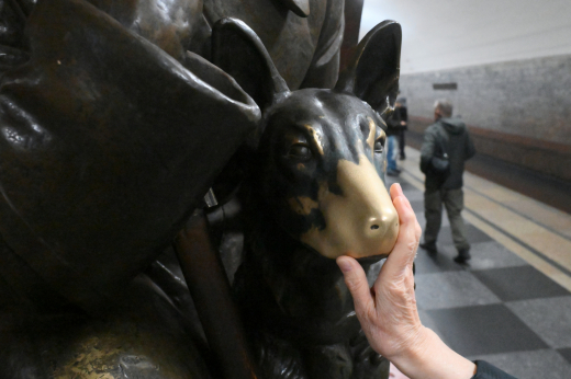 В Москве отреставрируют все бронзовые статуи на «Площади Революции»