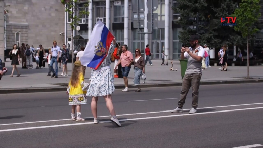Без парада и салюта, но с песнями и цветами: воронежцы отметили самый спокойный День Победы