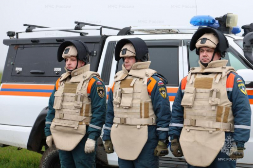 В Крыму пиротехники МЧС России обезвредили авиабомбу массой 500 кг