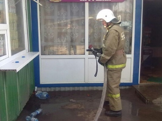 В центре Воронежа загорелся магазин