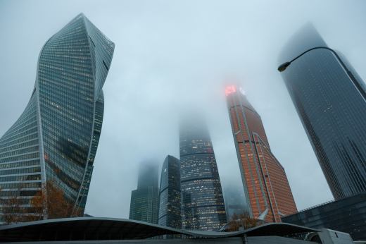 В Москве объявлен «желтый» уровень опасности из-за тумана в ночь на среду