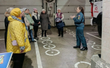 В Электростали участники программы «Активное долголетие» познакомились с пожарными