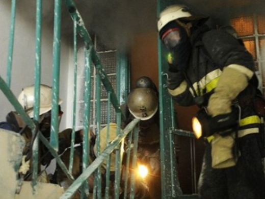 Шестерых жителей спасли из объятого пламенем дома в воронежском райцентре