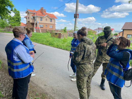 Блуждавшую 4 дня в лесу пенсионерку нашли воронежцы