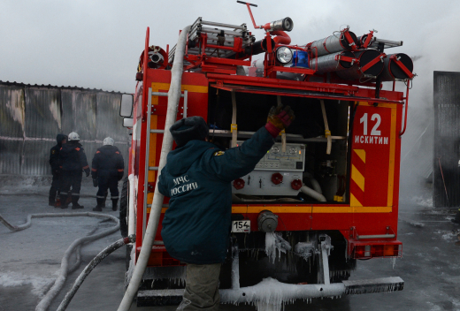 Хостел горит на севере Москвы, люди просят о помощи