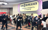 Студенты ГИТИСа сыграли саундраму в фойе метро в День театра
