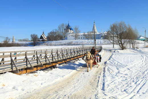 Новогодние каникулы в старорусском стиле. Куда можно поехать из Москвы на январские праздники одним днем