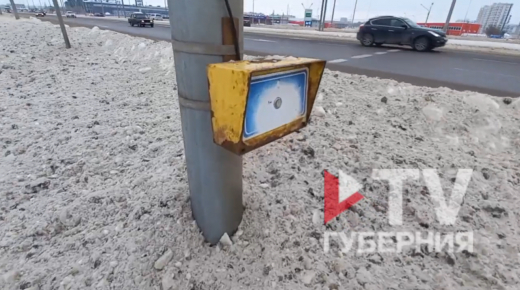 Переход с кнопкой завалило снегом в Воронеже