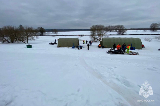 Shot: Исчезнувшие в Звенигороде трое школьников могли провалиться под лед