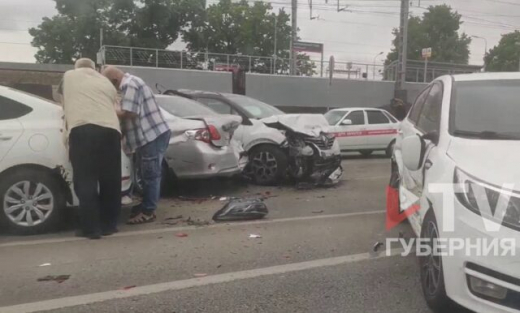 СК начал проверку после массового ДТП с маршруткой в центре Воронежа