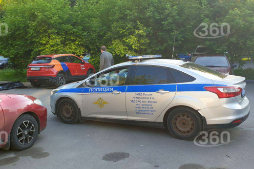 В машине каршеринга на западе Москвы нашли тело мужчины с пакетом на голове