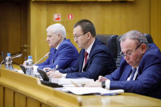 В дефицитном бюджете Воронежской области на 2026 год заложили повышение зарплат