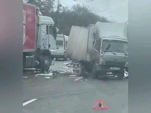 На трассе М-4 «Дон» под Воронежем образовалась многокилометровая пробка