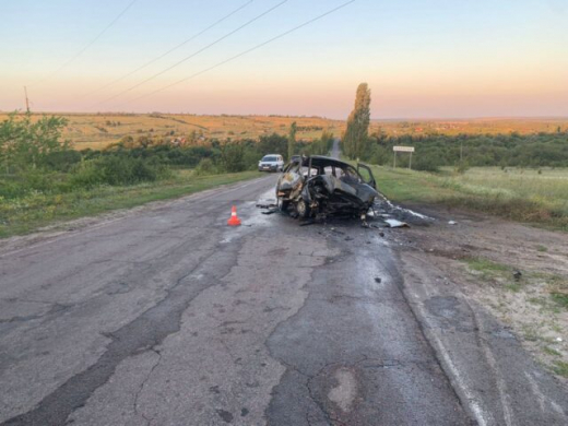 Автомобиль загорелся после ДТП в Воронежской области: погибли 5 человек