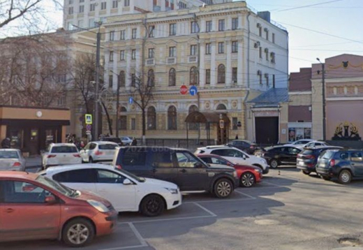 Парковщик-самозванец орудует в центре Воронежа