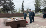 В честь Дня Победы сотрудники МЧС России почтили память героев в Чехове