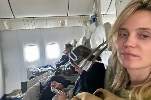 Певица Глюкоза с семьей опубликовала фото из самолета во время вылета из Израиля