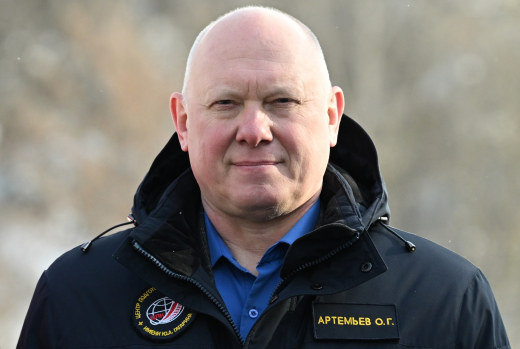 Космонавт Артемьев рассказал, что кулич в космосе готовят из коврижки, творога и меда