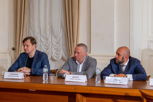 Андрей Цыпер: задача СМИ — вернуть доверие аудитории, потерянное в гонке за скорость