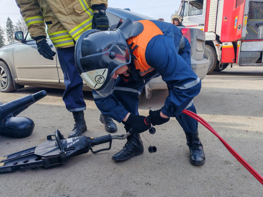 Спасатели Наро-Фоминского гарнизона отработали ликвидацию последствий ДТП на Киевском шоссе