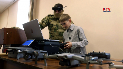 В Воронеже ОМОН учил детей не поднимать опасные предметы