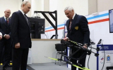 Владимиру Путину показали разработанные в Воронеже сани для биатлона и лыжных гонок