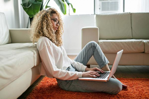 Kokos Group приобрела контрольный пакет Hello Blogger