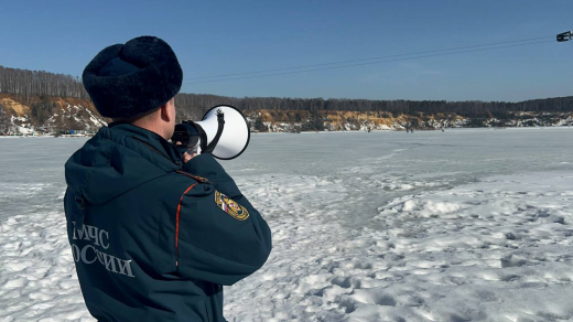 В Люберцах сотрудники МЧС России предотвратили выход детей на опасный лед