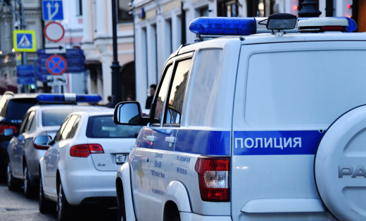 Журналисты РЕН ТВ с полицией нагрянули в бордель в центре Москвы