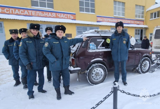 Сотрудники ПСЧ №32 оказали помощь в погрузке гуманитарной помощи