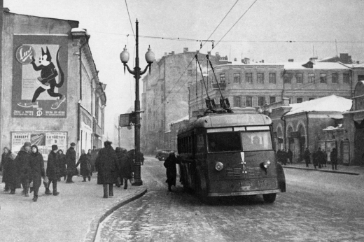 «Лица топтунов врезались в память на всю жизнь». Каким был старый Арбат при Сталине и кого больше всего боялись жители знаменитой улицы