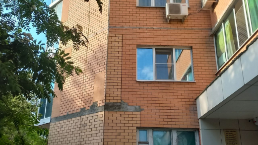 В Воронеже трещину в доме, из-за которой возбудили уголовное дело, залили цементом