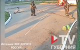 Прохожие отбежали от горящего фургона в Воронеже, ожидая взрыв: видео