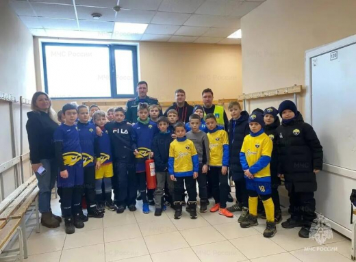 В Красногорске сотрудники МЧС проводят комплексную профилактическую работу с детьми по правилам пожарной безопасности