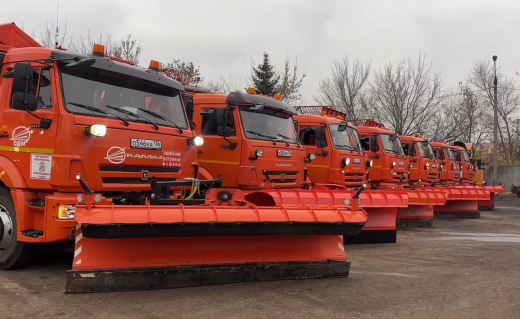 Как в Воронеже готовят коммунальную технику к зиме, рассказал мэр Сергей Петрин
