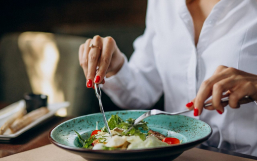 Воронежская сеть Just FMLY Олега Лосева ушла в минус на 80 млн рублей по итогам 2025 года ради выживания в кризис