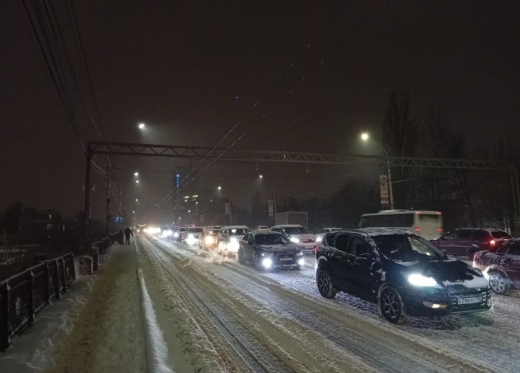 Воронежцы добираются домой пешком из-за 8-балльных пробок
