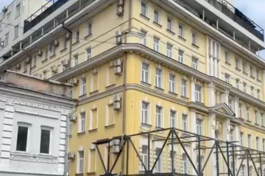 «Это эксперимент Франкенштейна!» В Москве обнаружено безумное и снаружи, и внутри здание