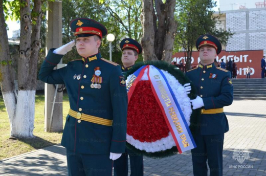 Сотрудники МЧС России приняли участие в торжественных мероприятиях к 81-ой годовщине Великой Победы