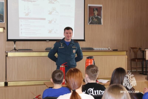 Воронежские экоактивисты «Движения Первых» встретились со специалистами МЧС России и ВДПО